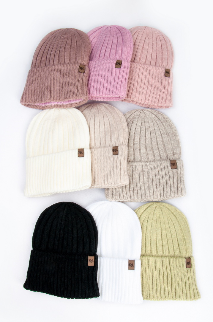 Шапка жіноча